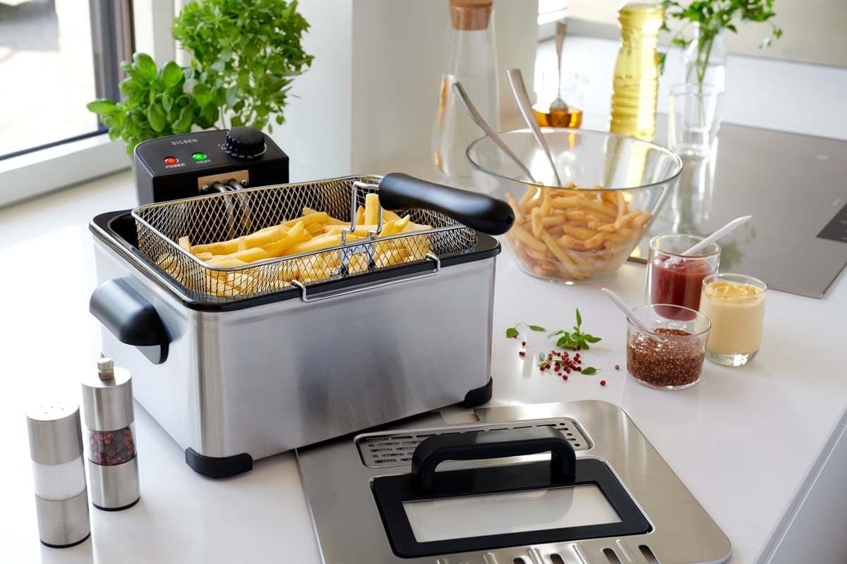 Semi-professionele friteuse met 4 liter inhoud en thermostaat — afbeelding 1