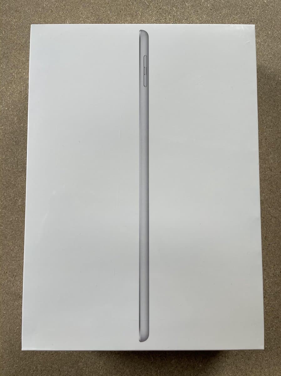 Apple iPad (2017) - 9.7 inch - WiFi + Cellular (4G) - 128GB - Zilver — afbeelding 1