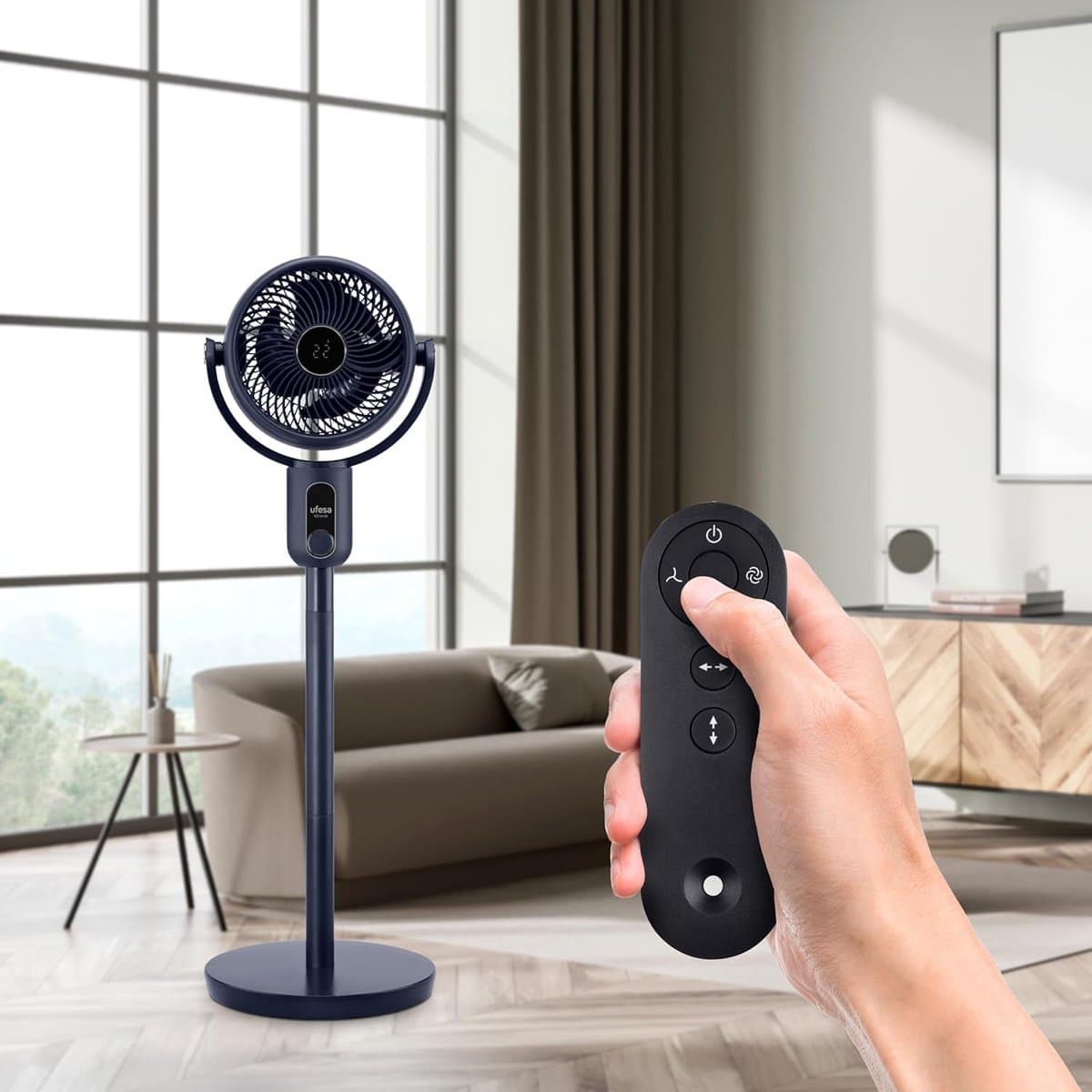Krachtige Staande Ventilator met 360 Graden Oscillerende Luchtcirculatie en Afstandsbediening — afbeelding 1