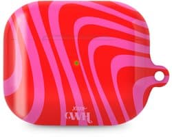xoxo Wildhearts hoesje geschikt voor AirPods Pro - Berry Much - Glossy - Ook als telefoonhoesje verkrijgbaar - schokbestendige case - koptelefoon hoesje - Glimmend - Beschermhoes met golvende print - golven - Rood - Roze
