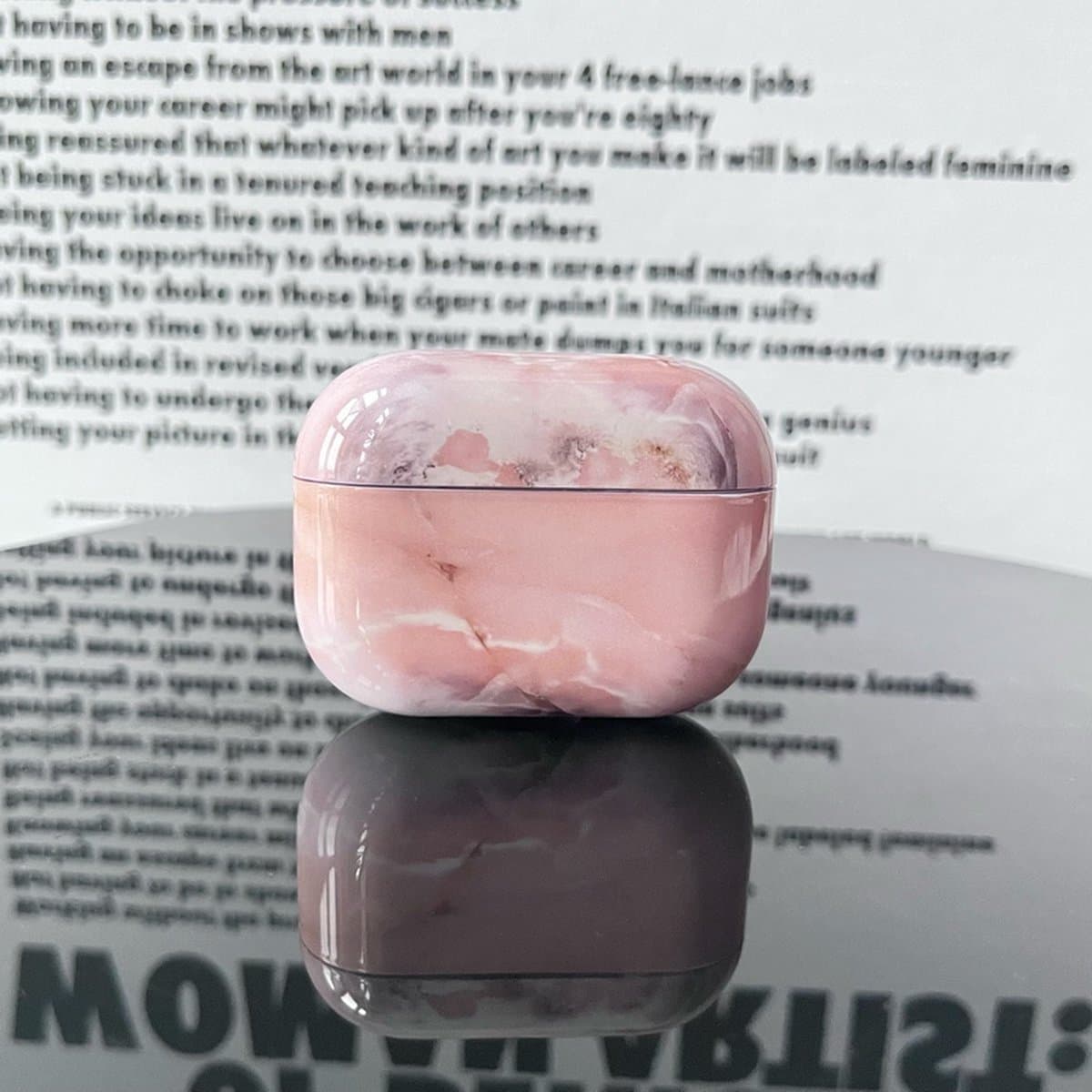 WoniQ Airpods Pro 2 hoesje "Pink Marble" Geschikt voor Airpods Pro 2 - Airpods Pro 2 case - Airpods case - Airpod case - Airpod hoesje — afbeelding 1
