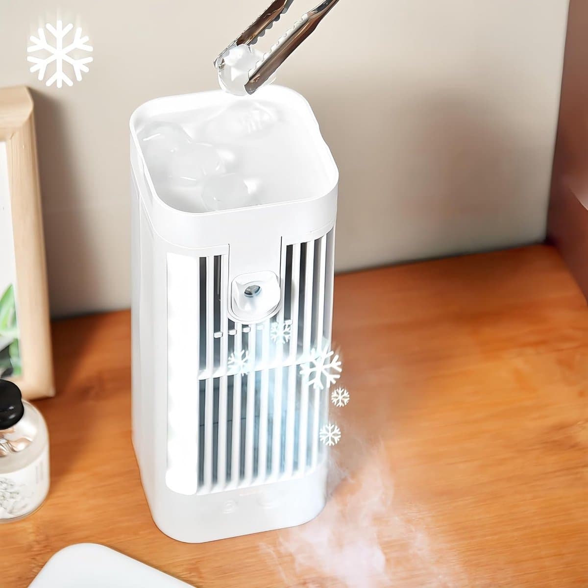 Mini Ventilator Met Nachtlamp - Draagbare Bureauventilator - Vernevelingsfunctie - USB Aansluiting - Afmeting 8,6×3,3 Inch - Geschikt voor Slaapkamer - Kantoor - Camper en Auto — afbeelding 1