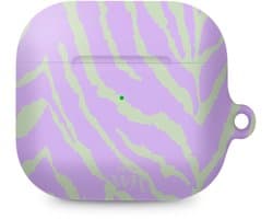 xoxo Wildhearts hoesje geschikt voor AirPods 4 - Main Character - Ook als telefoonhoesje verkrijgbaar - schokbestendige case - koptelefoonhoesje - Matte afwerking - Beschermhoes met zebraprint - dierenprint hoesje - Paars - Groen