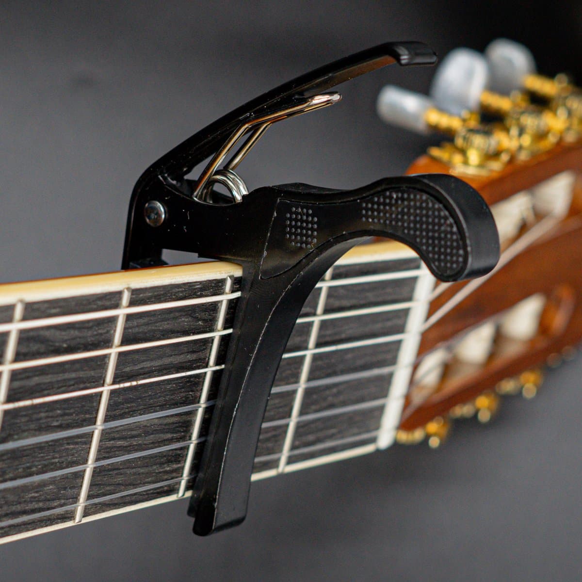 Universele Capo - Zwart - Capo Akoestische / Klassieke / Elektrische gitaar - Capo Gitaar klem — afbeelding 1