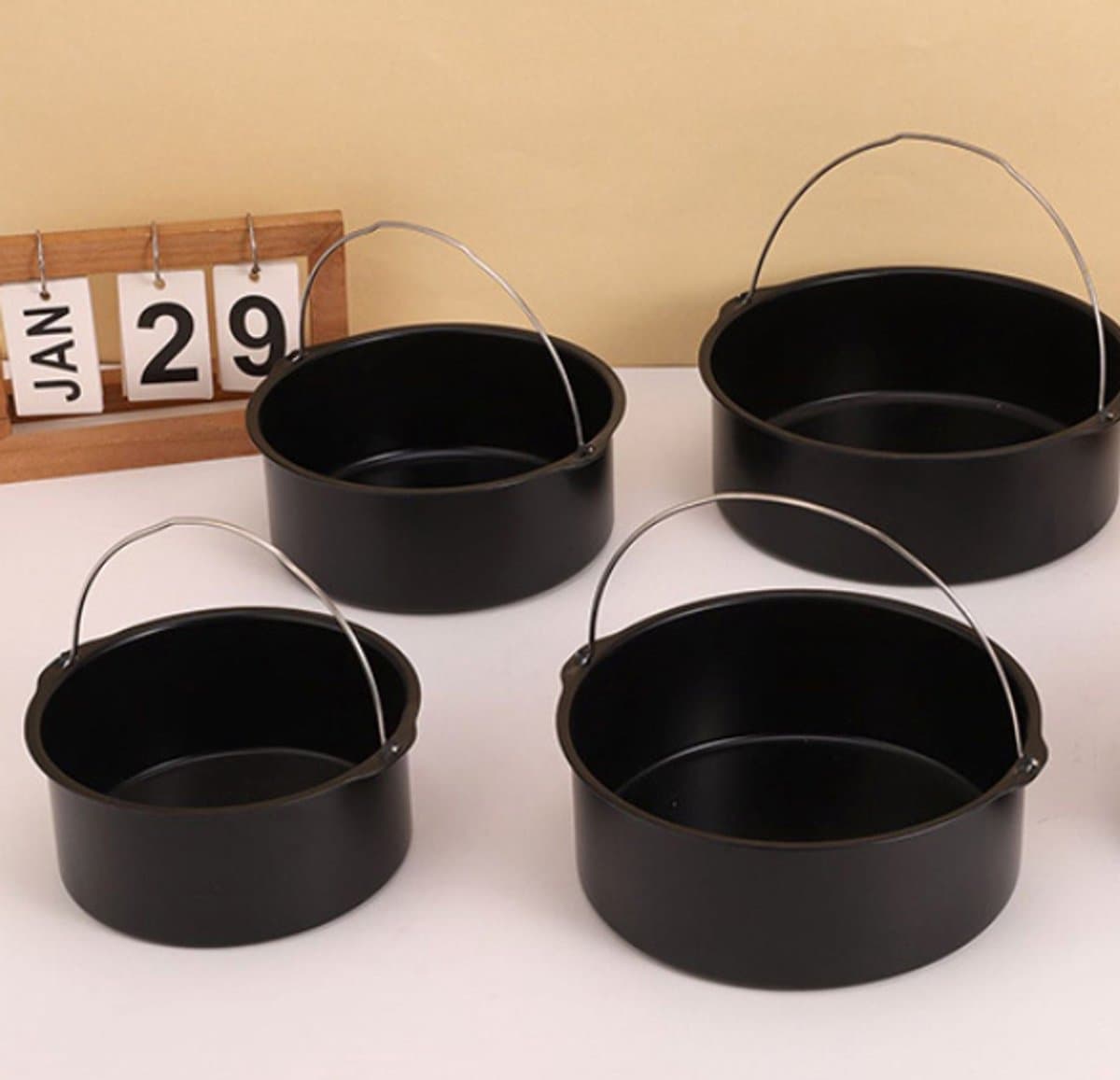 Set van vijf stuks (15 cm + 18 cm + 20 cm + 23 cm + 15 cm), verdikte cakevormen met koolstofstalen handvat, ronde accessoires voor huishoudelijke airfryer, antiaanbaklaag, bakmandje, pizzapan. — afbeelding 1