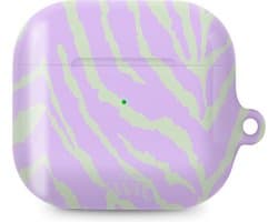 xoxo Wildhearts hoesje geschikt voor AirPods 4 - Main Character - Ook als telefoonhoesje verkrijgbaar - schokbestendige case - koptelefoonhoesje - Glimmende afwerking - Beschermhoes met zebraprint - dierenprint hoesje - Paars - Groen