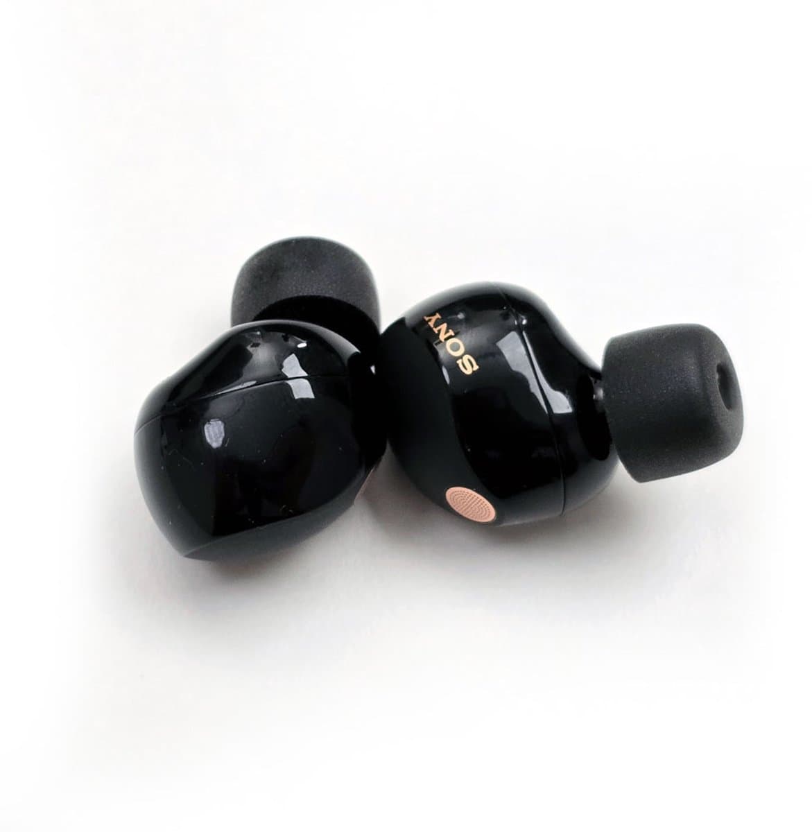 Foam eartips geschikt voor Sony WF-1000XM5 - 6× Small - memory foam opzet oortjes - foamigo® — afbeelding 1