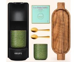 KRUPS Nespresso Essenza Mini cadeaupakket - koffiemachine met 2 groene mokken, houten tray, 2 goudkleurige koffielepeltjes & heerlijke koekjes van Biscuiterie La Sablésienne