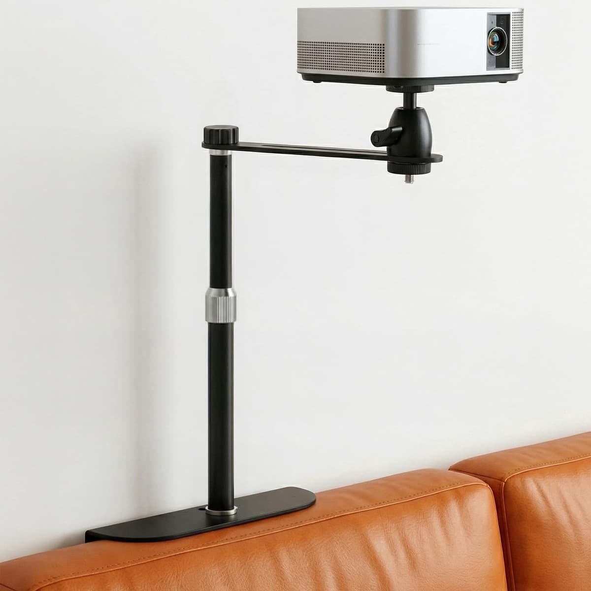 Beamerstandaard voor bed en bank, projectorhouder zonder boren, 360° draaibare beamerhouder, wand/nachtkastje, stabiele stalen beamer-wandhouder voor slaapkamer en woonkamer (23,5-37,5 cm) — afbeelding 1