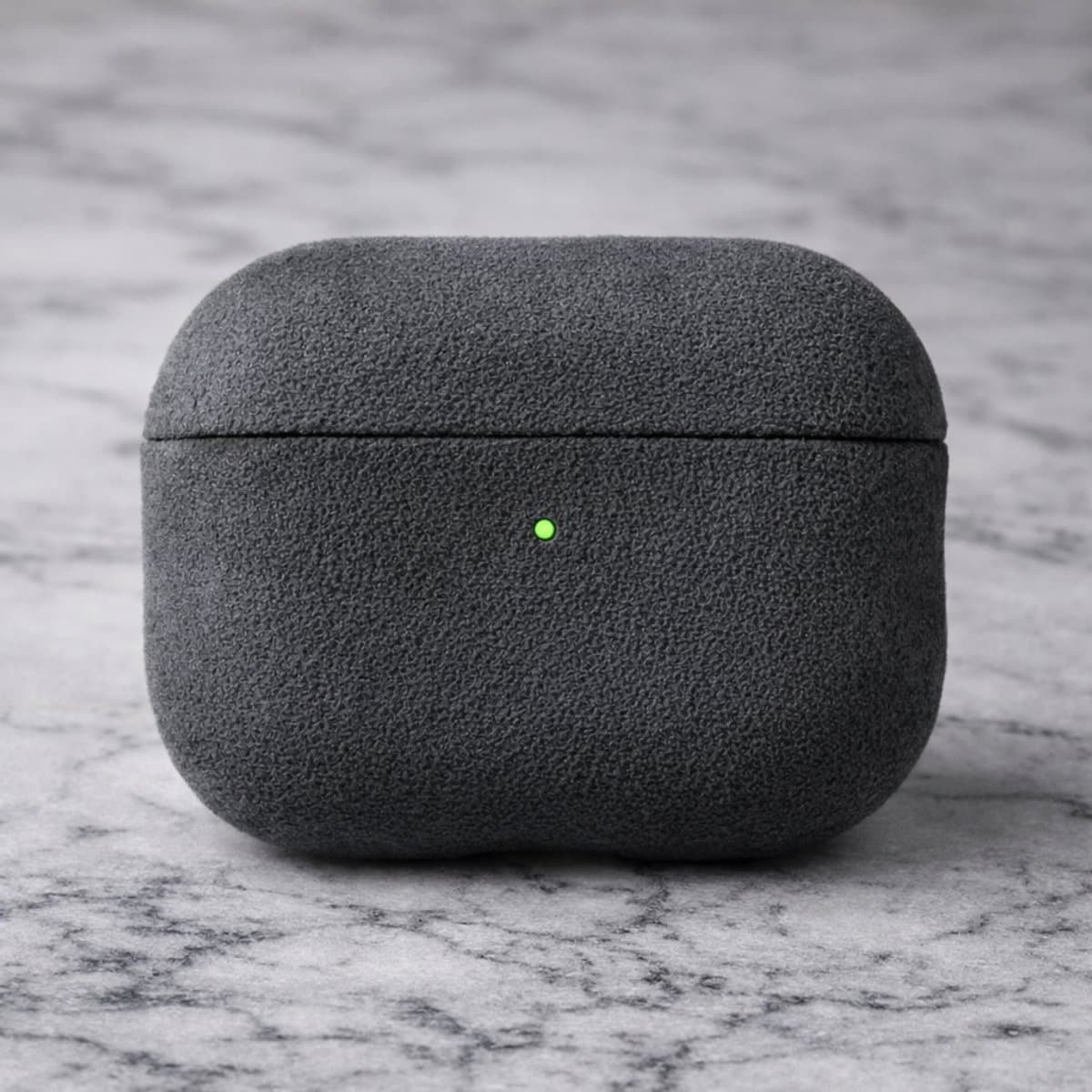 GoldStandard - Alcantara hoesje geschikt voor AirPods Pro 3 - Alcantara Airpods Case - Dark Grey — afbeelding 1